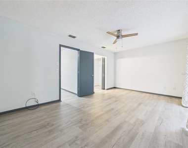 11239 Cedar Hollow Lane - Photo Thumbnail 21