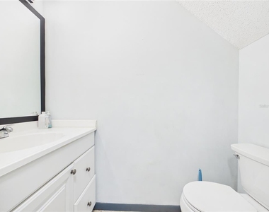 11239 Cedar Hollow Lane - Photo Thumbnail 12
