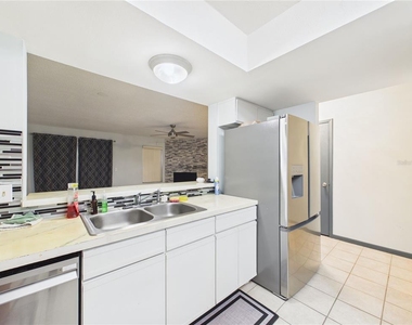 11239 Cedar Hollow Lane - Photo Thumbnail 8