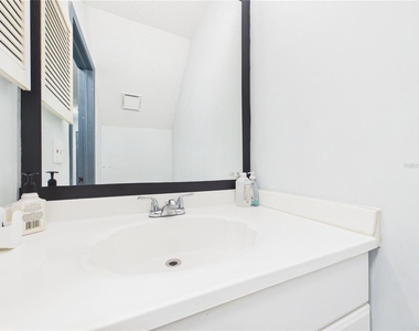 11239 Cedar Hollow Lane - Photo Thumbnail 11