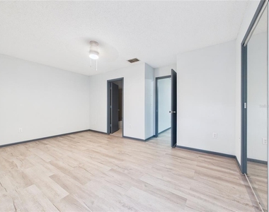 11239 Cedar Hollow Lane - Photo Thumbnail 34
