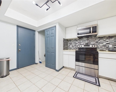 11239 Cedar Hollow Lane - Photo Thumbnail 14