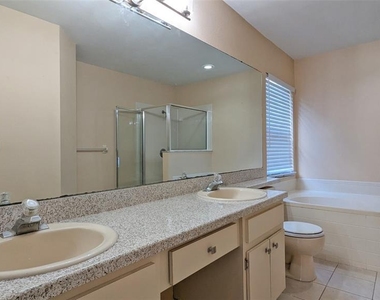 4029 Quail Briar Drive - Photo Thumbnail 12