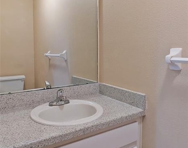 4029 Quail Briar Drive - Photo Thumbnail 17