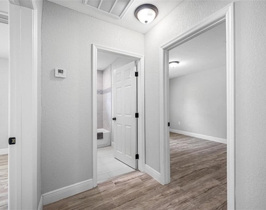 1901 E New Orleans Avenue - Photo Thumbnail 12