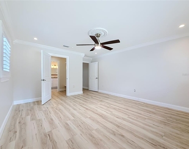 8270 30th Avenue N - Photo Thumbnail 25