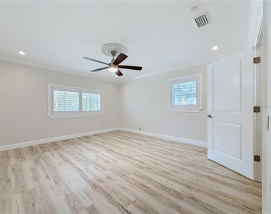 8270 30th Avenue N - Photo Thumbnail 23