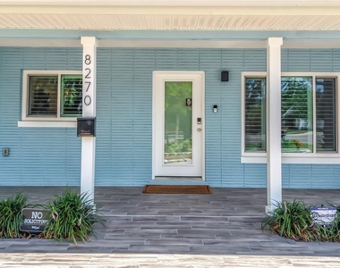 8270 30th Avenue N - Photo Thumbnail 4