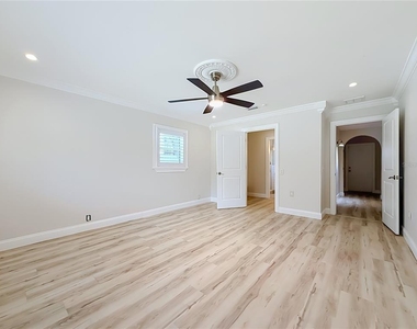 8270 30th Avenue N - Photo Thumbnail 24