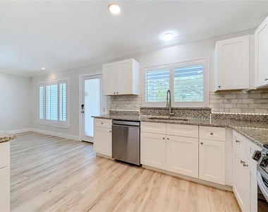 8270 30th Avenue N - Photo Thumbnail 14