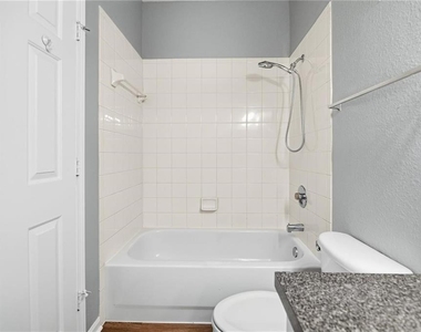 2249 Portofino Place - Photo Thumbnail 7