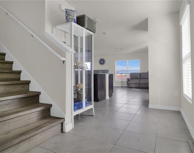 5546 Logan Cave Avenue - Photo Thumbnail 11