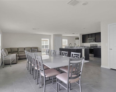 5546 Logan Cave Avenue - Photo Thumbnail 10