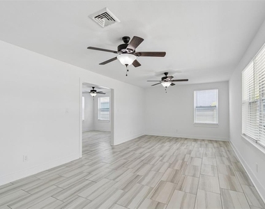 8125 Bayshore Drive - Photo Thumbnail 30