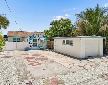 8125 Bayshore Drive - Photo Thumbnail 11