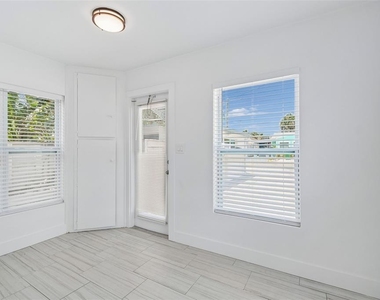 8125 Bayshore Drive - Photo Thumbnail 15