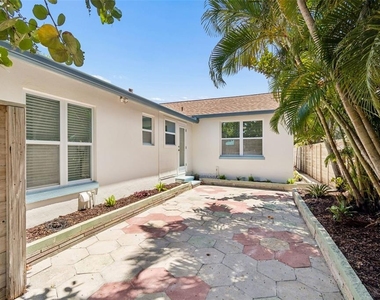 8125 Bayshore Drive - Photo Thumbnail 20