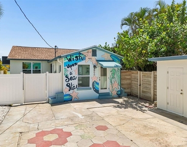 8125 Bayshore Drive - Photo Thumbnail 9