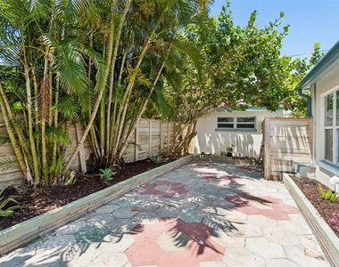 8125 Bayshore Drive - Photo Thumbnail 21