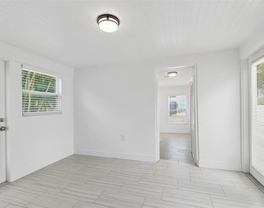 8125 Bayshore Drive - Photo Thumbnail 18