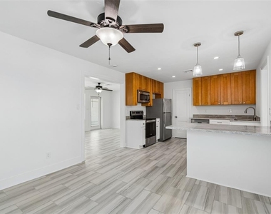 8125 Bayshore Drive - Photo Thumbnail 27