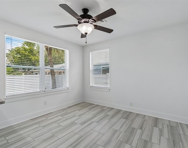 8125 Bayshore Drive - Photo Thumbnail 26