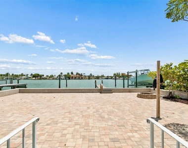 8125 Bayshore Drive - Photo Thumbnail 6