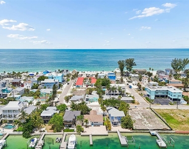 8125 Bayshore Drive - Photo Thumbnail 7