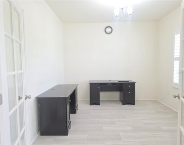 17545 Buckingham Garden Drive - Photo Thumbnail 4