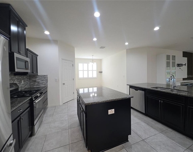 17545 Buckingham Garden Drive - Photo Thumbnail 7
