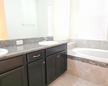 17545 Buckingham Garden Drive - Photo Thumbnail 22