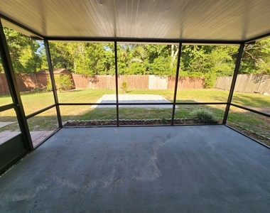 221 Loch Low Drive - Photo Thumbnail 18