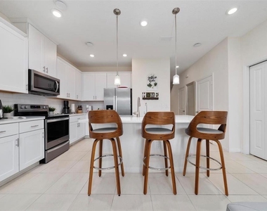 4450 Small Creek Road - Photo Thumbnail 5