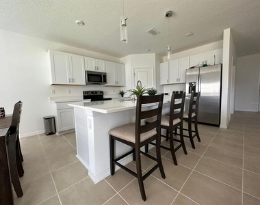 5656 Costa Blanca Way - Photo Thumbnail 7