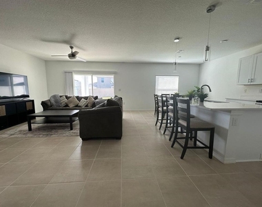 5656 Costa Blanca Way - Photo Thumbnail 8