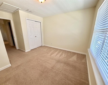 8568 Dufferin Lane - Photo Thumbnail 12