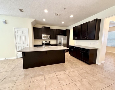 8568 Dufferin Lane - Photo Thumbnail 3