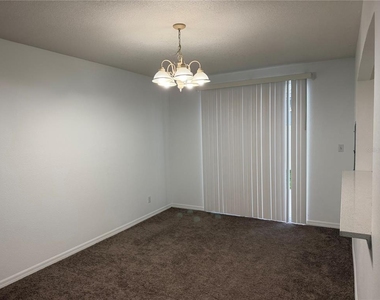 642 Captiva Circle - Photo Thumbnail 2