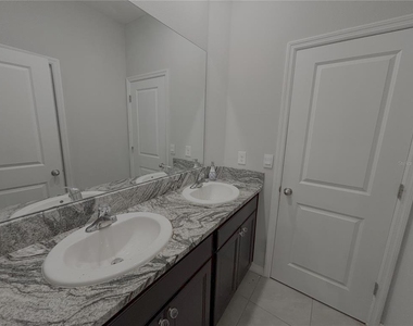 8288 Sw 59th Avenue - Photo Thumbnail 11
