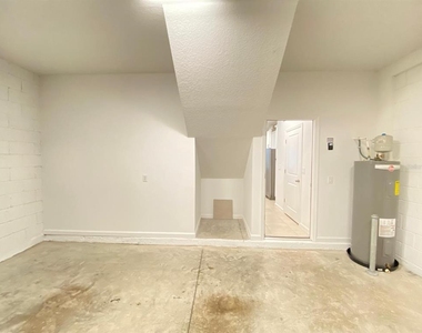 9076 Ocean Tide Way - Photo Thumbnail 12