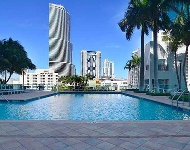 31 Se 5th Street - Photo Thumbnail 2