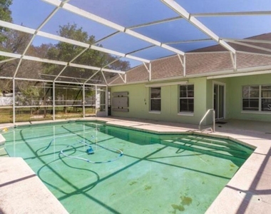 40045 Palm Street - Photo Thumbnail 14