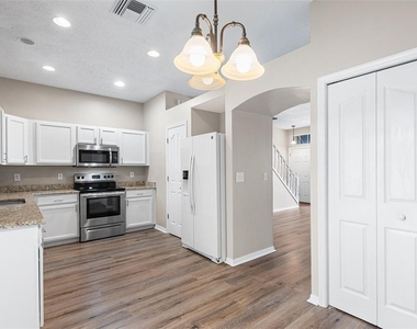 10114 Farmingdale Place - Photo Thumbnail 3