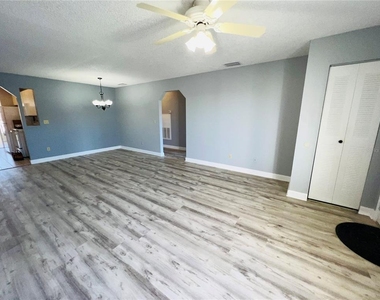 605 Ridge Terrace - Photo Thumbnail 3