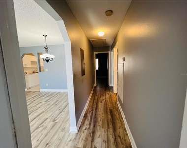 605 Ridge Terrace - Photo Thumbnail 12