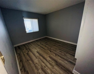 605 Ridge Terrace - Photo Thumbnail 18