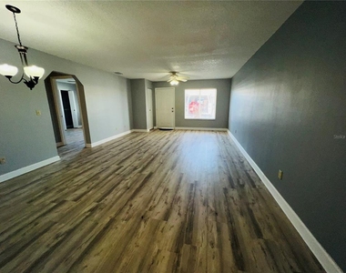 605 Ridge Terrace - Photo Thumbnail 10