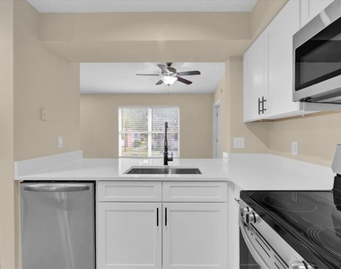 2405 Northlake Drive - Photo Thumbnail 12