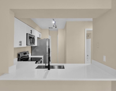 2405 Northlake Drive - Photo Thumbnail 7