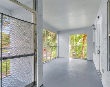2405 Northlake Drive - Photo Thumbnail 14